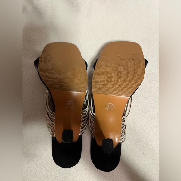 Dressy heels - Picture 10 of 13